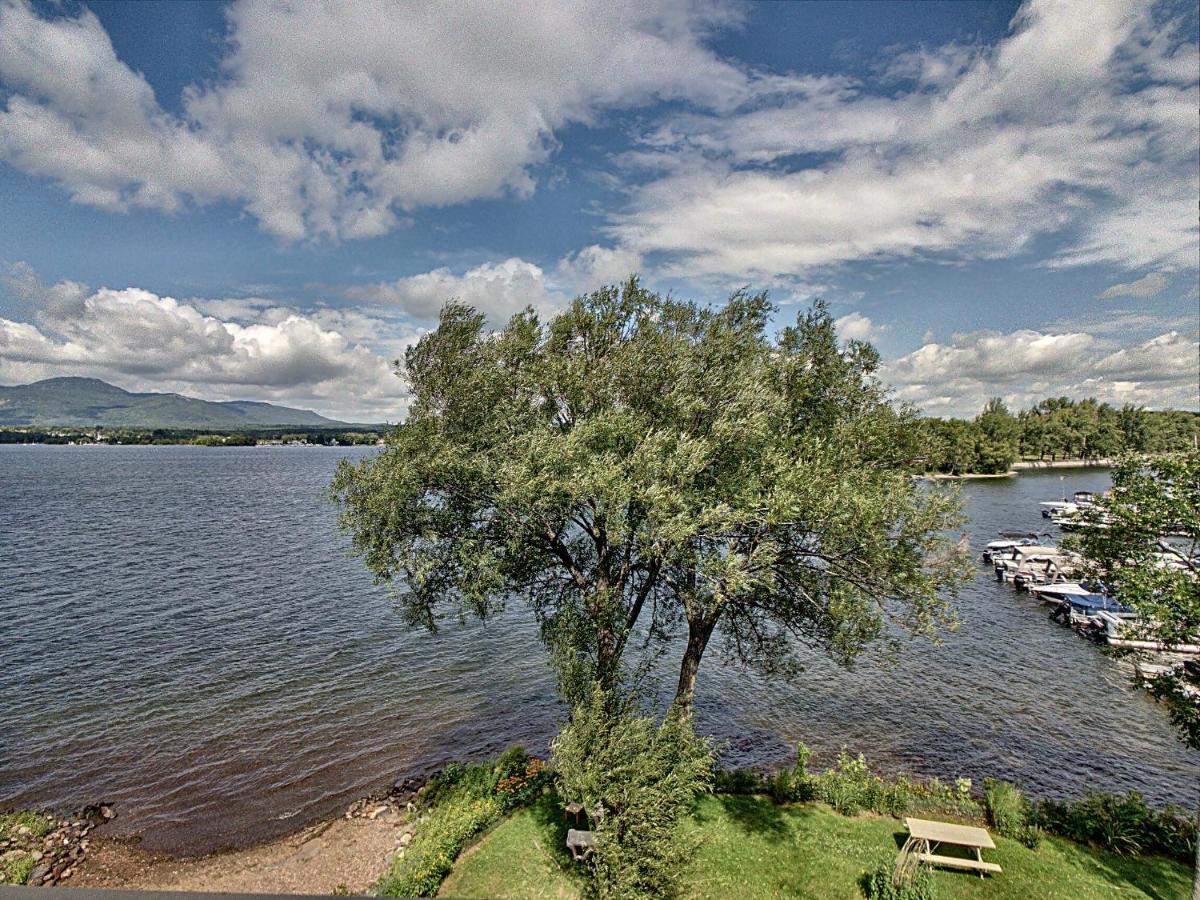 Location Tourisme Estrie - Oberge Du Village Magog Ngoại thất bức ảnh