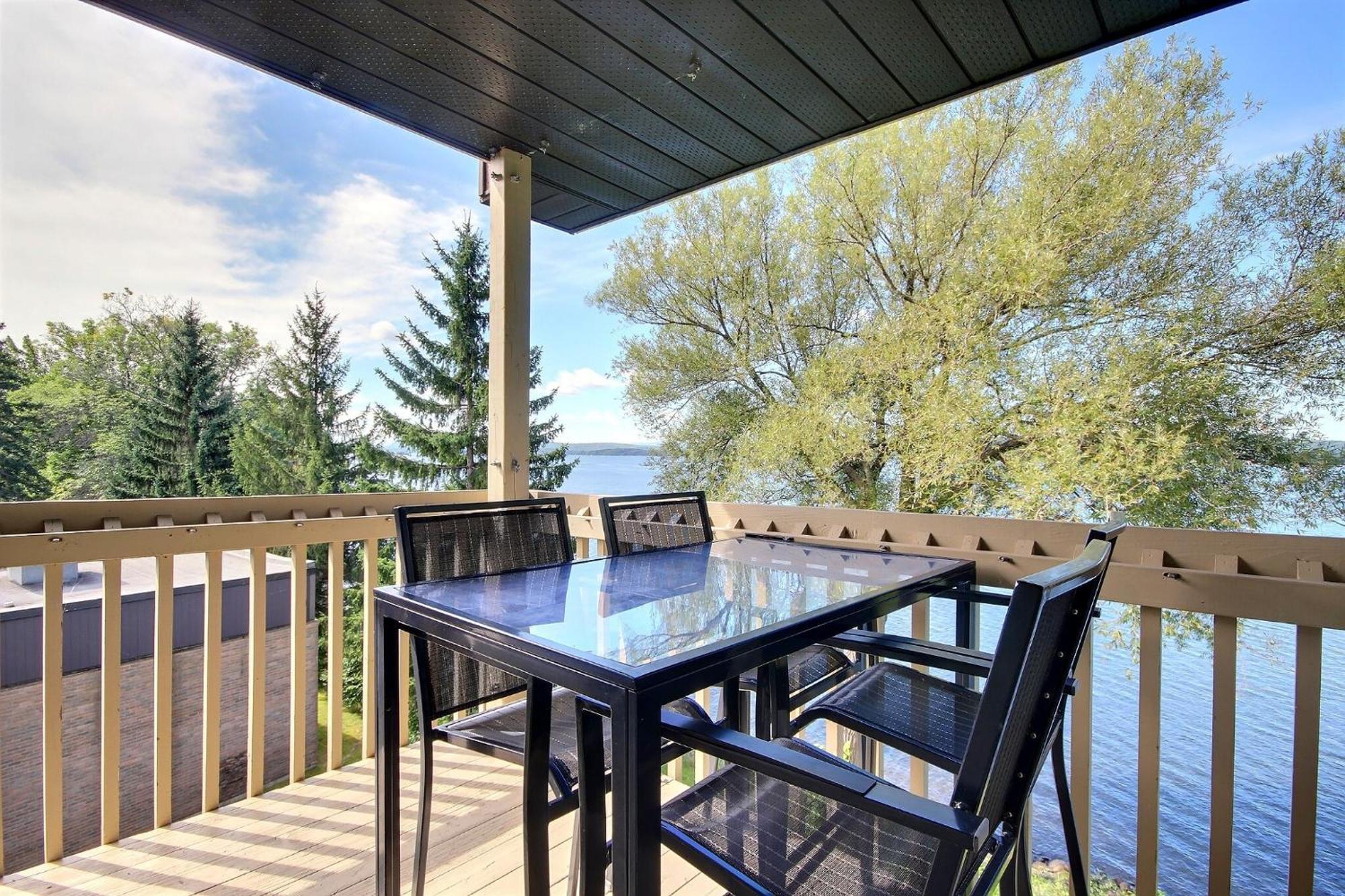 Location Tourisme Estrie - Oberge Du Village Magog Ngoại thất bức ảnh