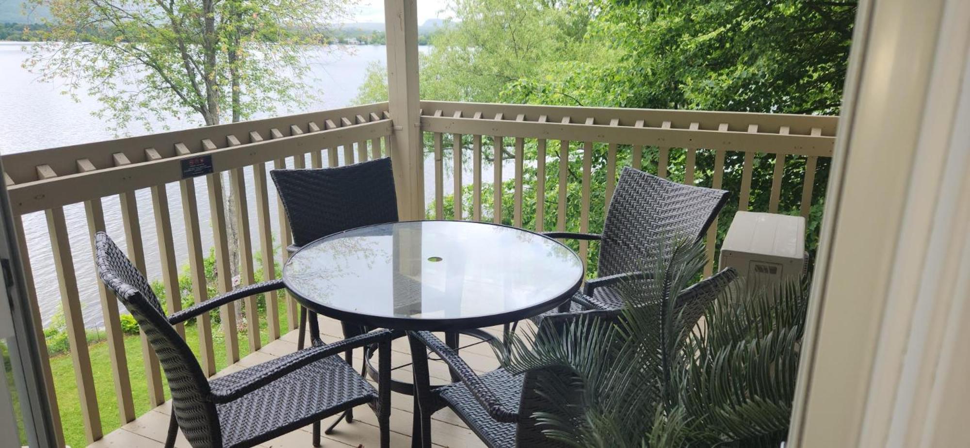 Location Tourisme Estrie - Oberge Du Village Magog Ngoại thất bức ảnh
